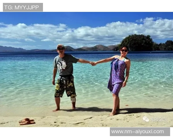 足球场上的爱情故事:球星与心爱之人携手走过的风雨岁月